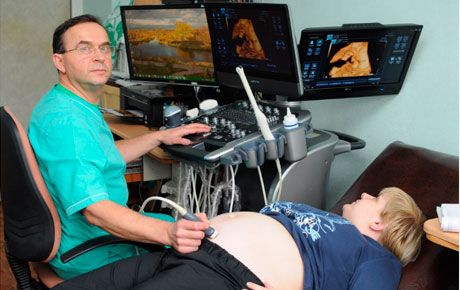 Obstétricien-gynécologue, médecin de diagnostic échographique de la plus haute catégorie, Yavorsky Yuriy Tsezarevich, médecin avec 32 ans d'expérience
